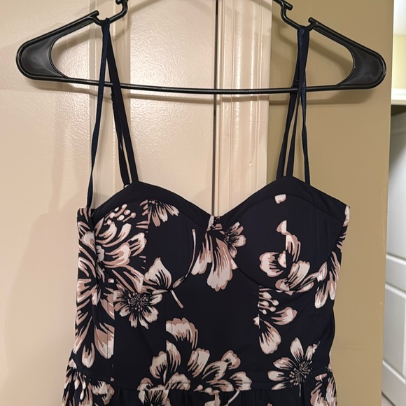 B.O.G Collection.Jumpsuit. Medium. W/ Pockets! - Picture 2 of 4